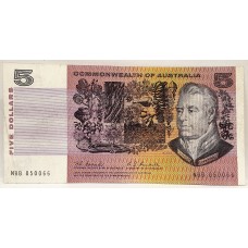 AUSTRALIA 1967 . FIVE 5 DOLLAR BANKNOTE . COOMBS/RANDALL